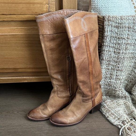 Donald J. Pliner Shoes - Donald J. Pliner Tan Leather Boots